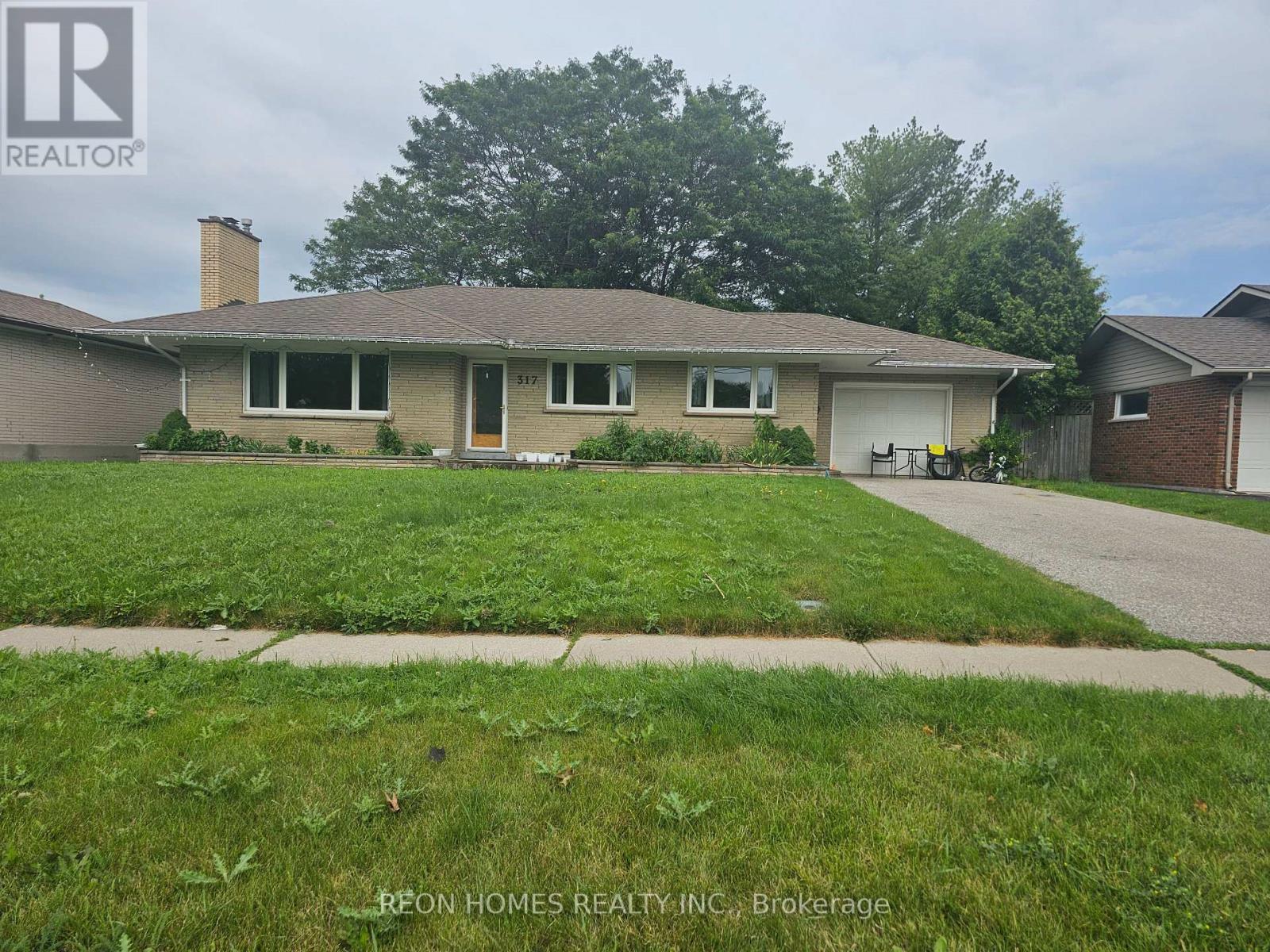 317 Farewell Street, Oshawa, Ontario  L1H 6L8 - Photo 2 - E13593504