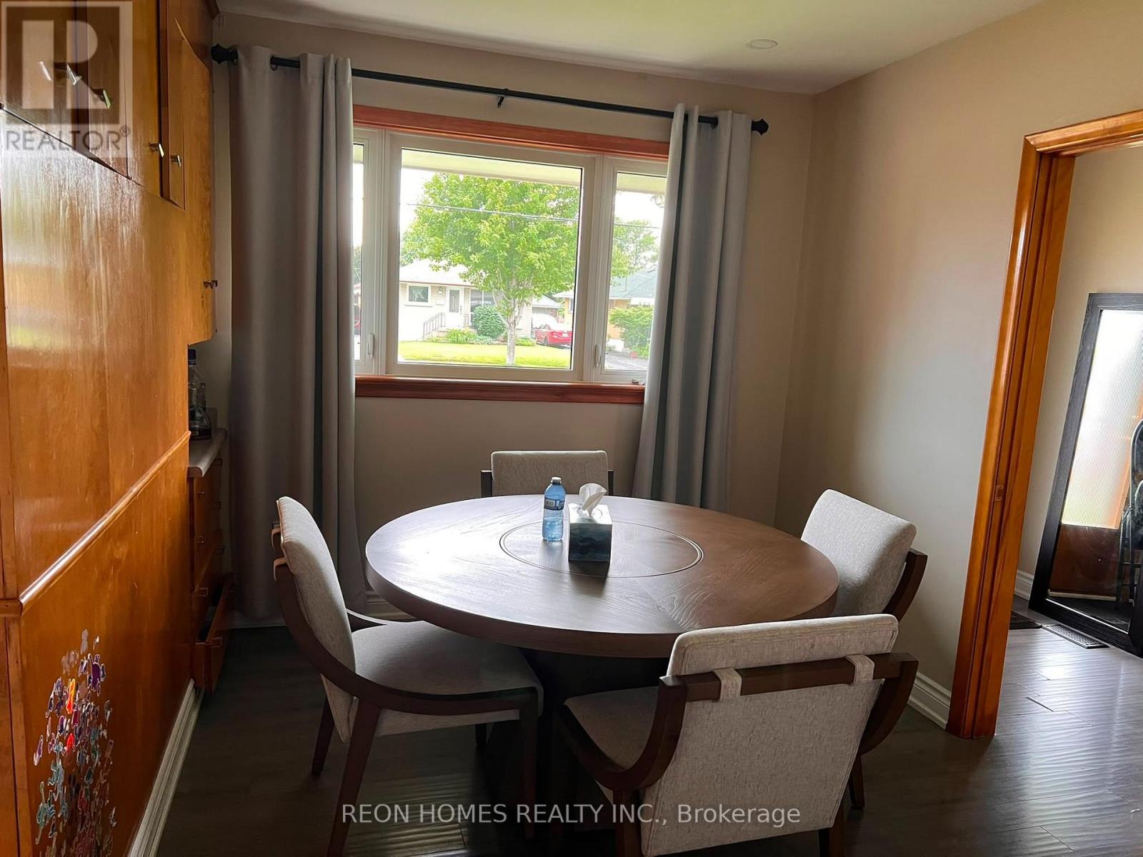 317 Farewell Street, Oshawa, Ontario  L1H 6L8 - Photo 5 - E13593504