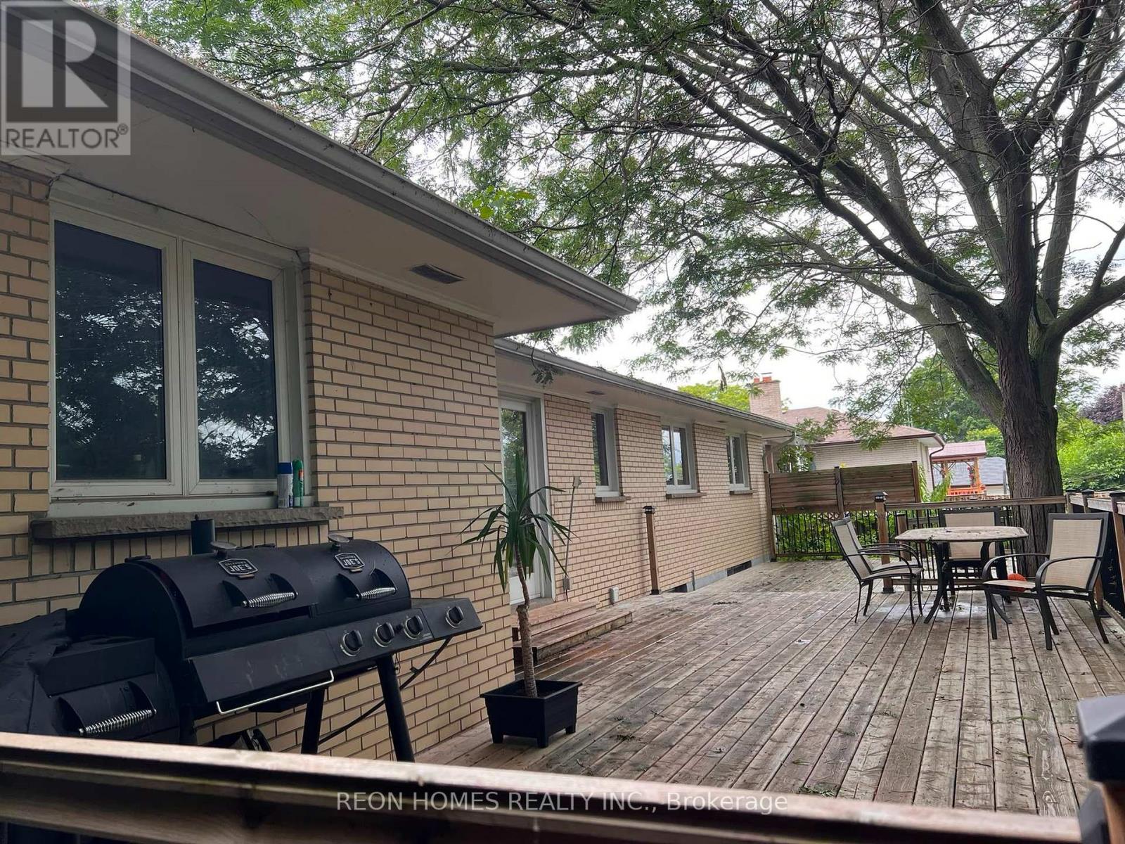 317 Farewell Street, Oshawa, Ontario  L1H 6L8 - Photo 8 - E13593504