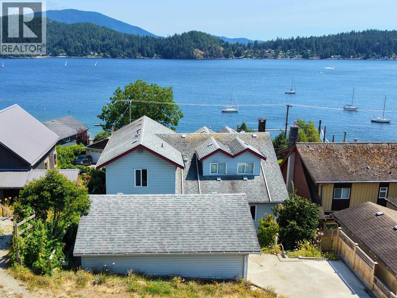 603 MARINE DRIVE, Gibsons, British Columbia