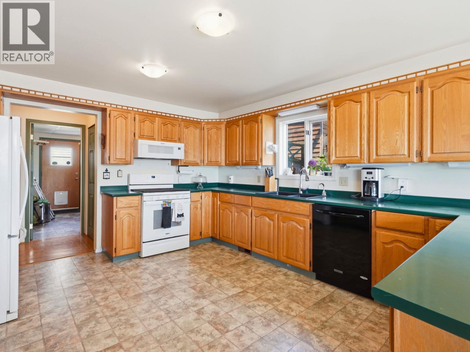 603 Marine Drive, Gibsons, British Columbia V0N 1V1 - Photo 4 - R3148858