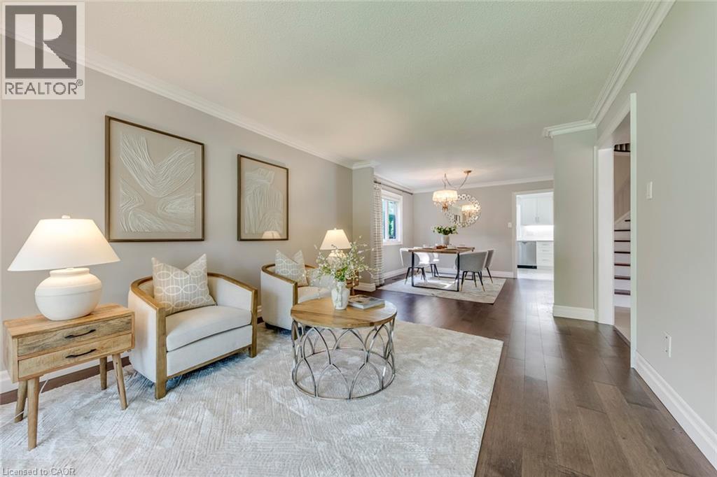 1633 Greenbriar Drive, Oakville, Ontario  L6M 1Y3 - Photo 8 - 40843902