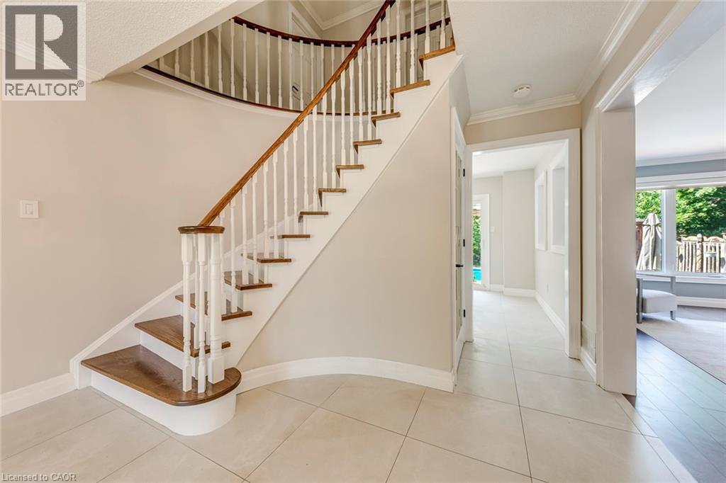 1633 Greenbriar Drive, Oakville, Ontario  L6M 1Y3 - Photo 5 - 40843902