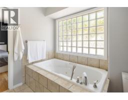 877 Toovey Road, Kelowna, British Columbia  V1X 6R2 - Photo 19 - 10394293