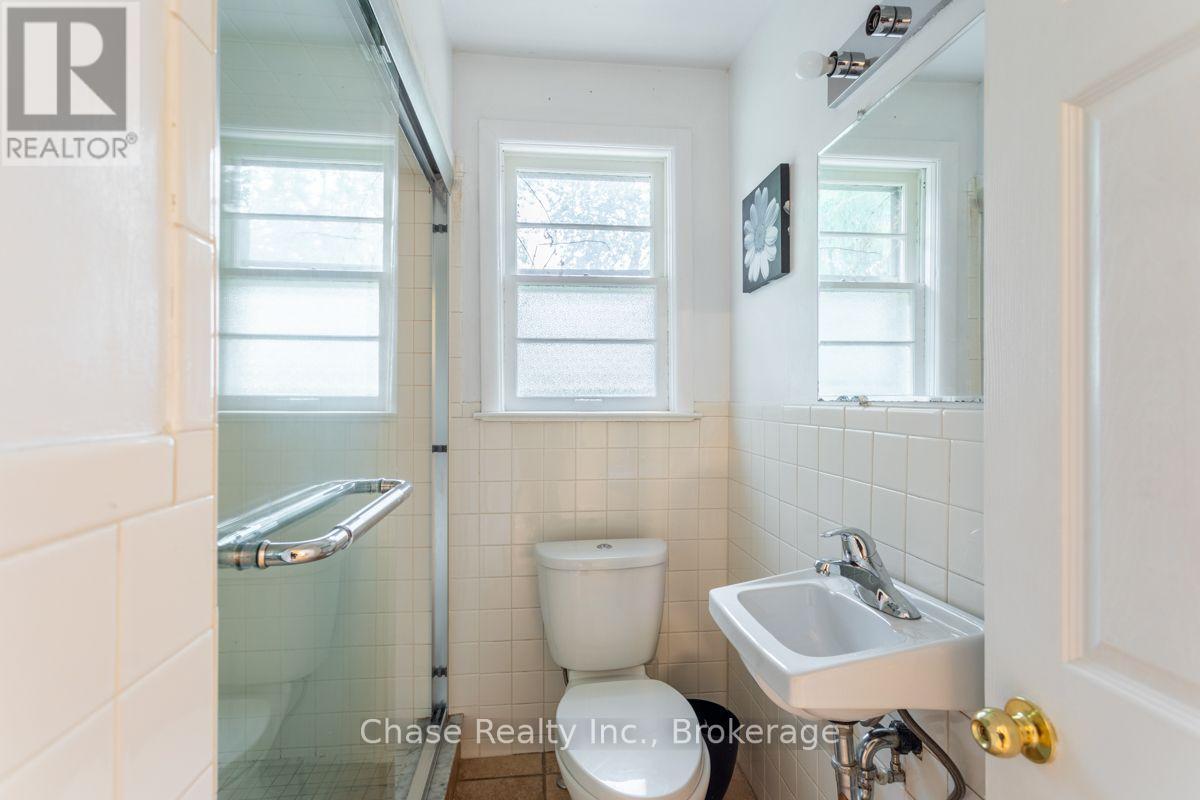 402 Guelph Line, Burlington (Brant), Ontario  L7R 3L4 - Photo 8 - W13593836