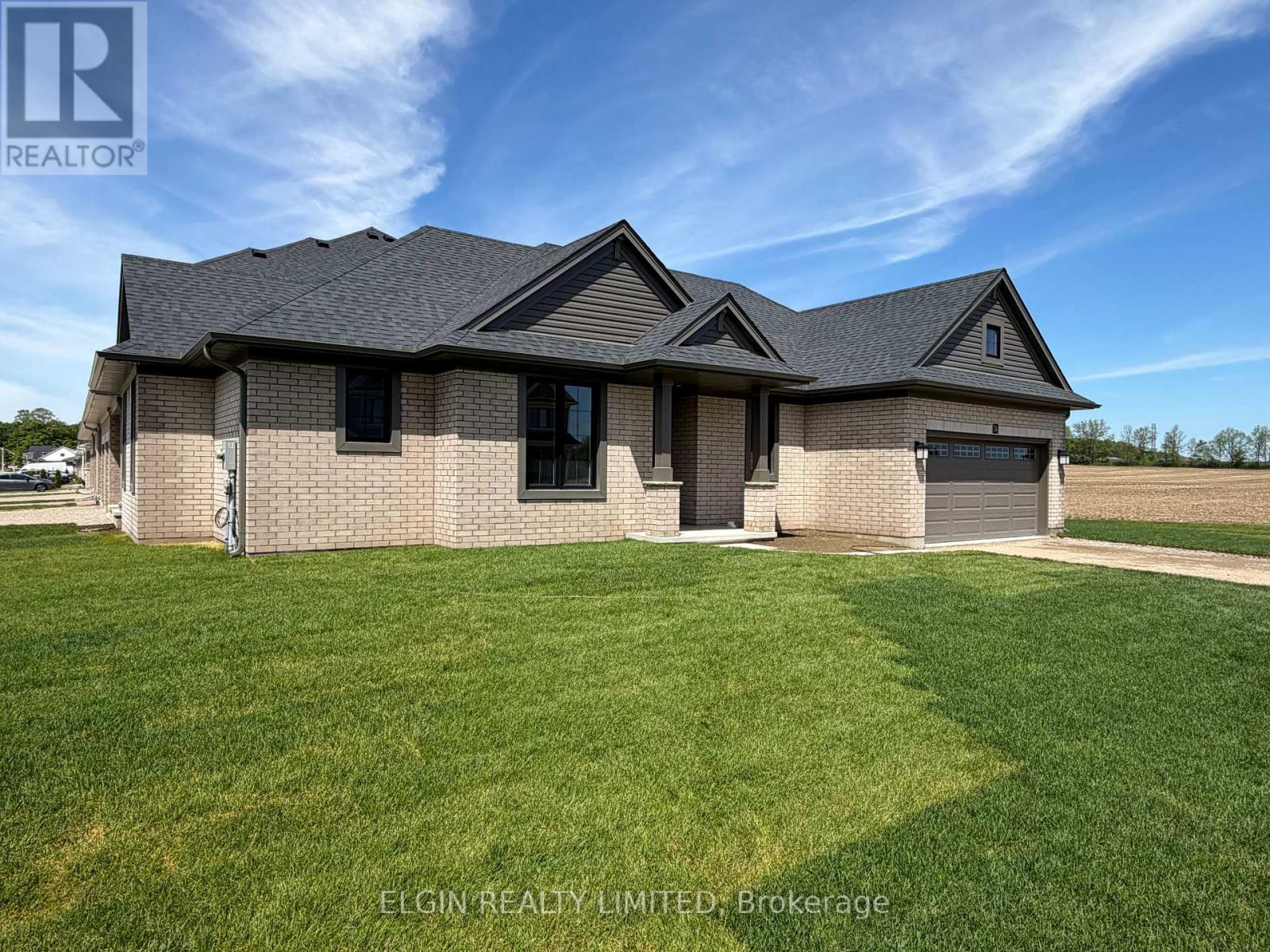 74 Braun Avenue, Tillsonburg, Ontario  N4G 0K4 - Photo 2 - X13593708