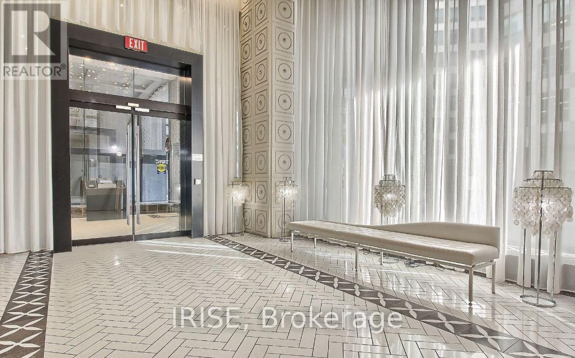 608 - 20 BLUE JAYS WAY - Photo 2