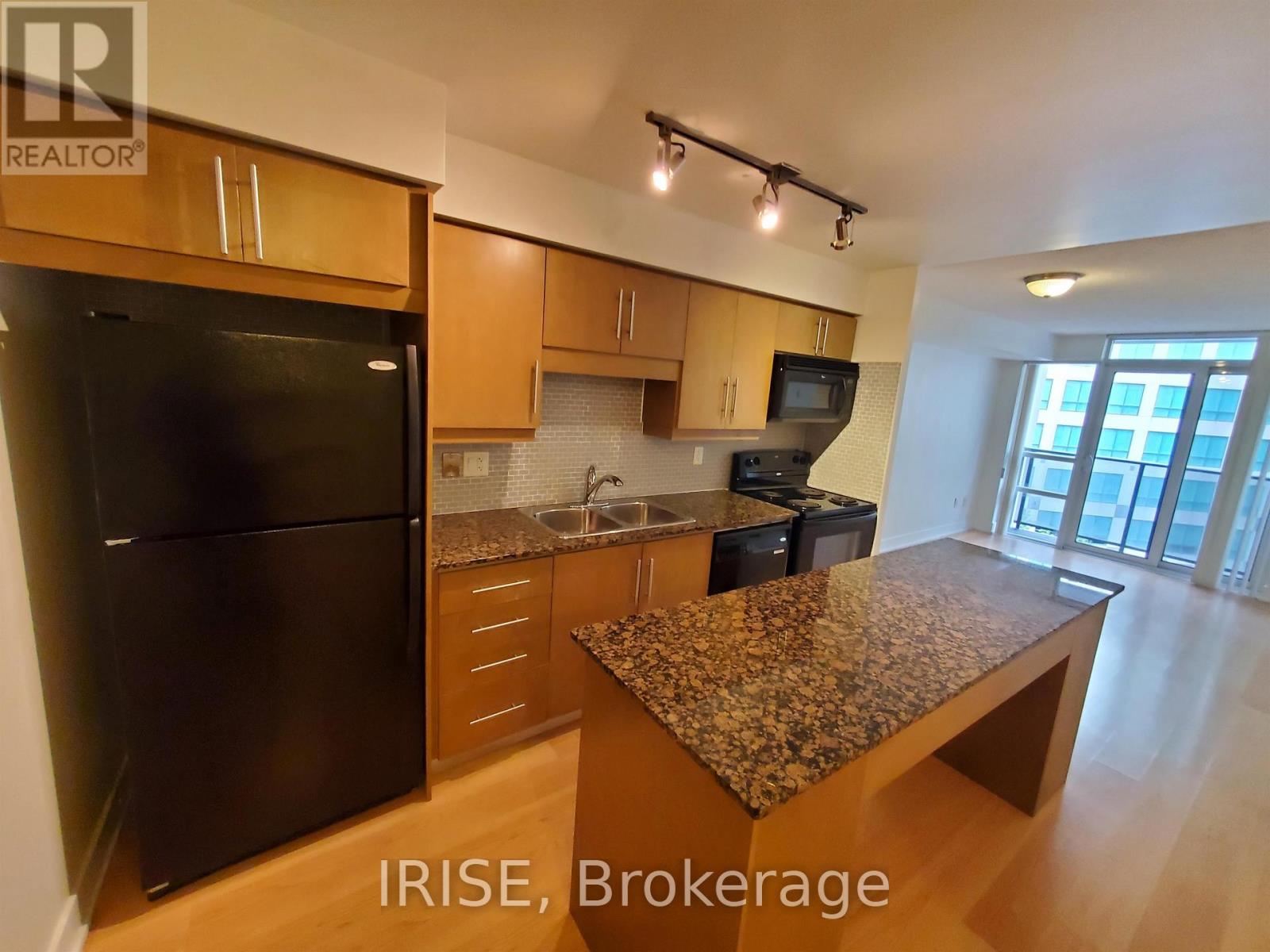 608 - 20 BLUE JAYS WAY - Photo 3