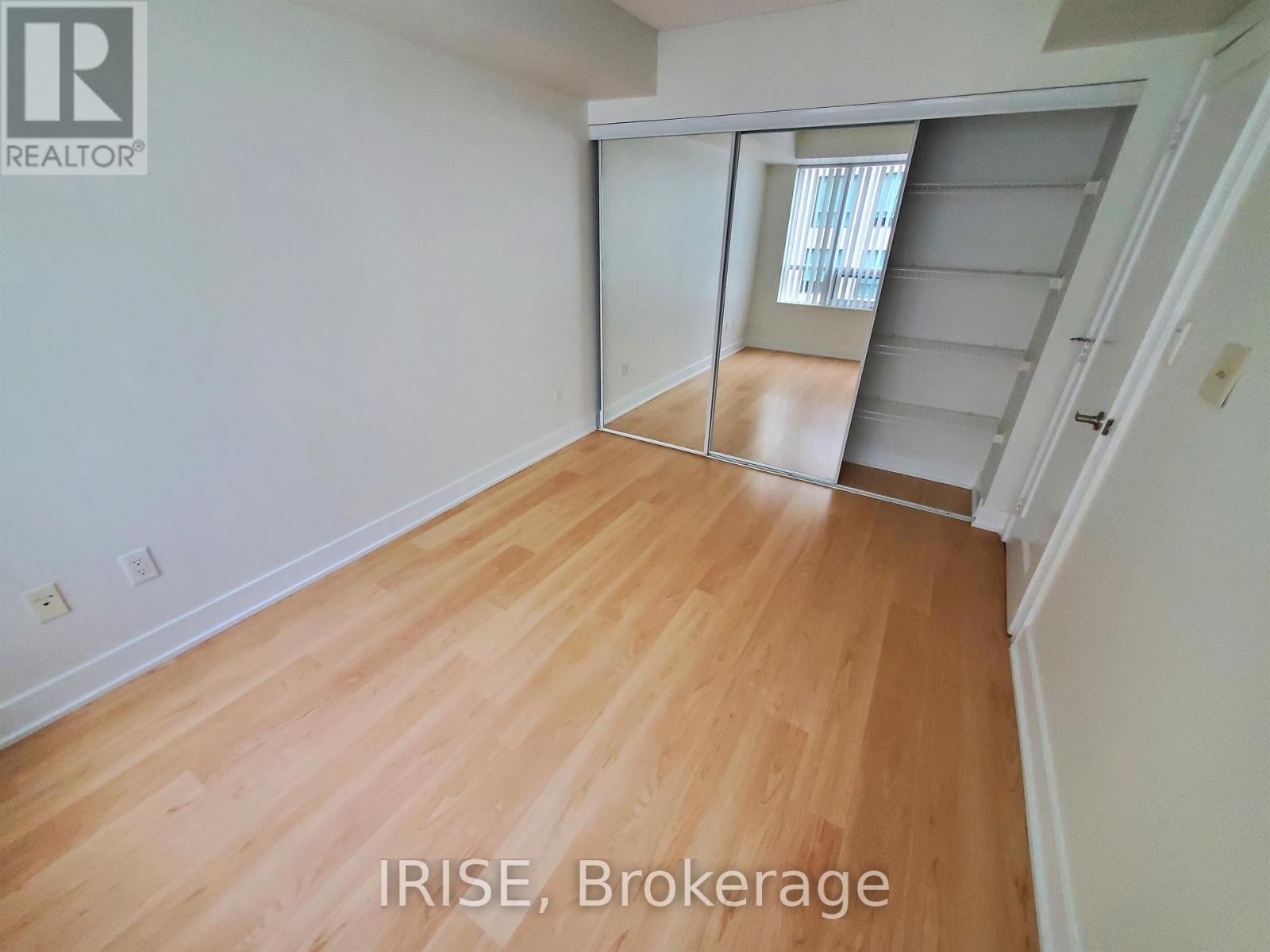 608 - 20 BLUE JAYS WAY - Photo 6