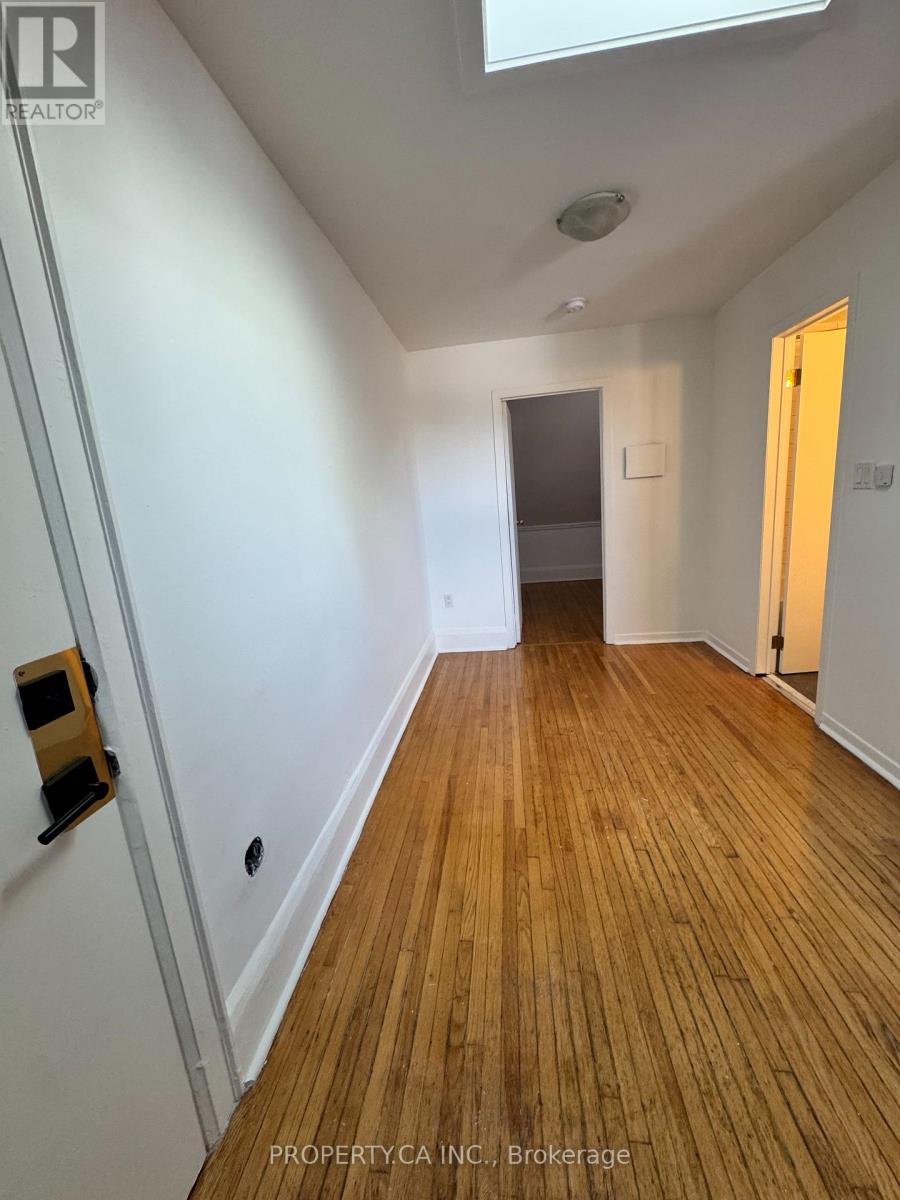 19 - 781 St Clair Avenue W, Toronto, Ontario  M6C 1B7 - Photo 4 - C13593730