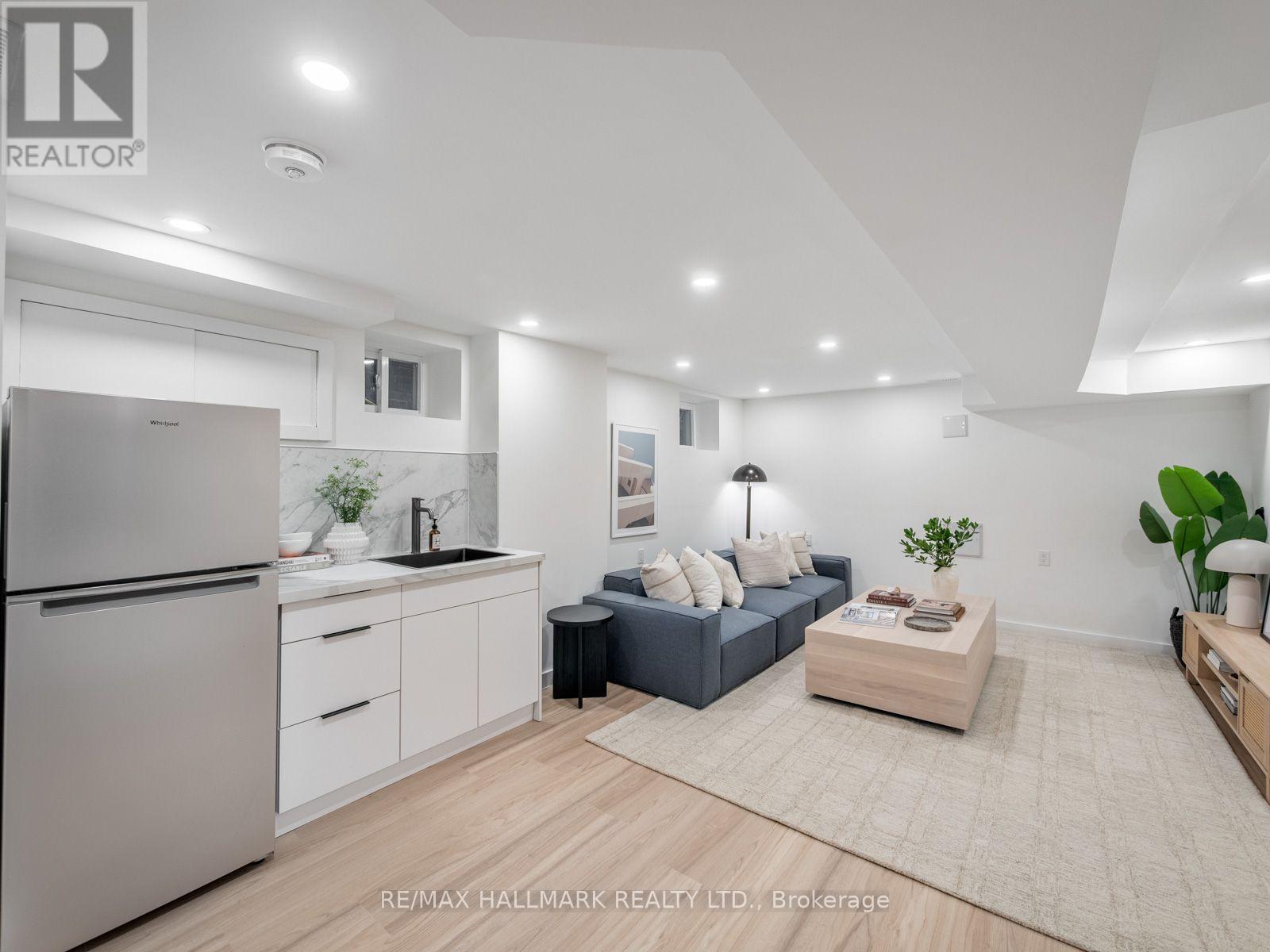 149 Victor Avenue, Toronto, Ontario  M4K 1A9 - Photo 37 - E13593666