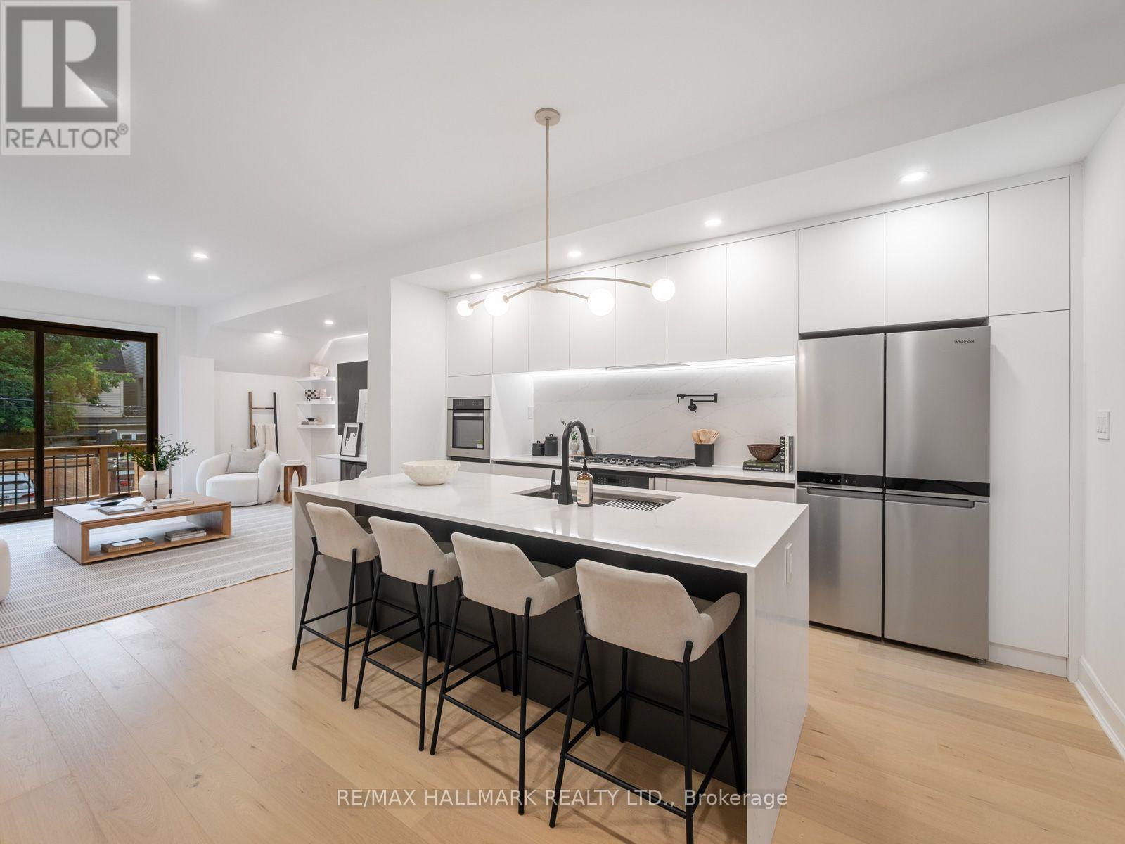 149 Victor Avenue, Toronto, Ontario  M4K 1A9 - Photo 6 - E13593666