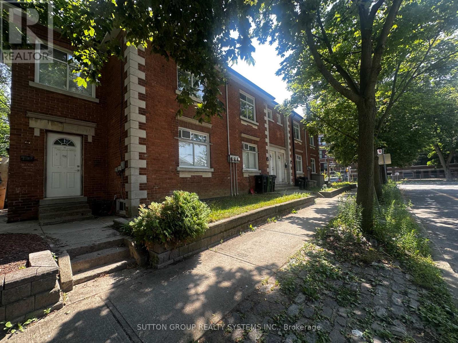 137B CHATHAM AVENUE, Toronto, Ontario