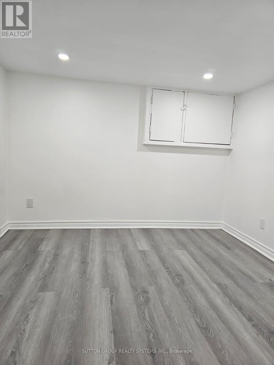 137b Chatham Avenue, Toronto, Ontario  M4J 1K8 - Photo 10 - E13593766