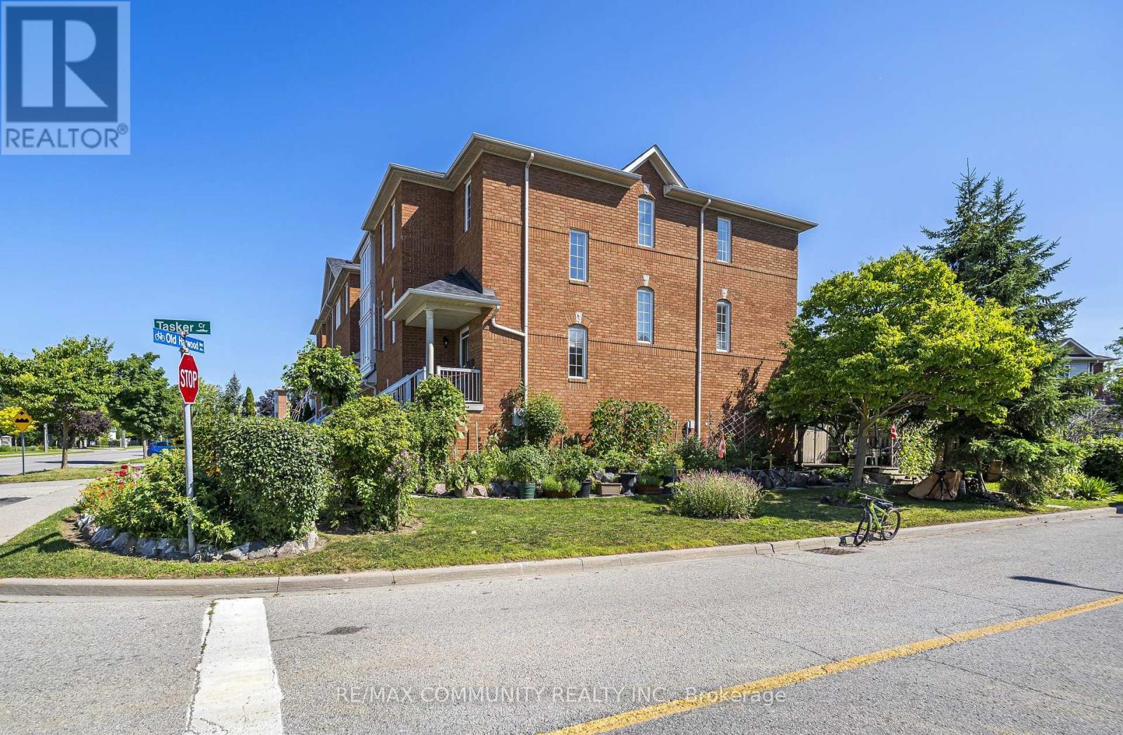 209 Old Harwood Avenue, Ajax, Ontario  L1Z 1N7 - Photo 2 - E13593784