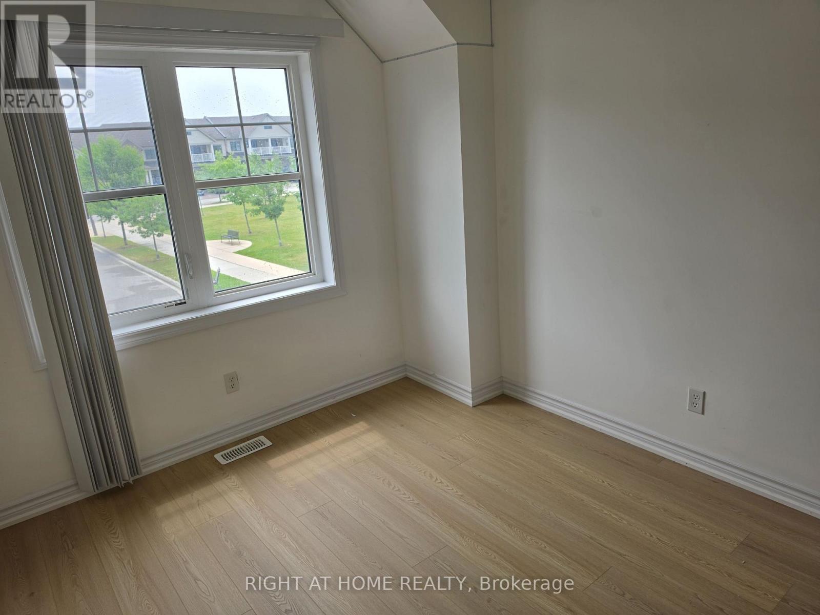 4 Blackpool Lane, East Gwillimbury, Ontario  L9N 0R7 - Photo 12 - N13247748