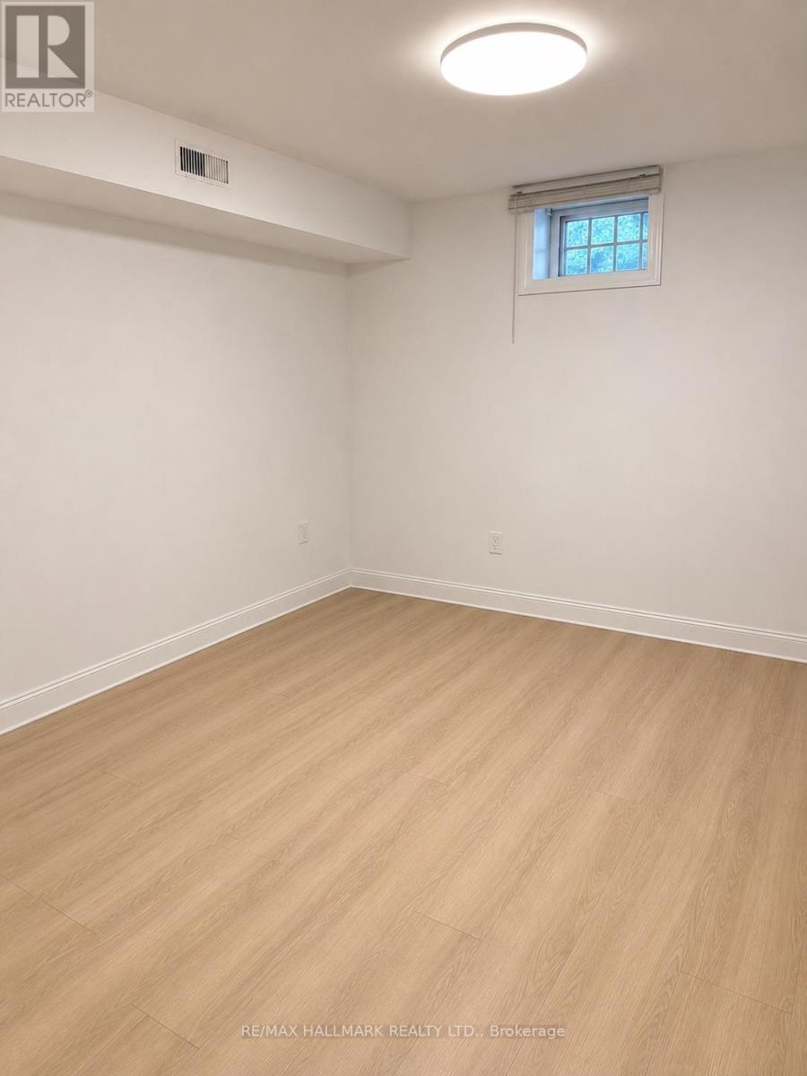 Basement B - 68 Child Drive, Aurora, Ontario  L4G 1Y7 - Photo 3 - N13593716