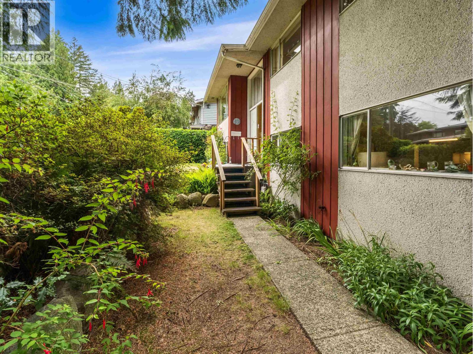 628 E St. James Road, North Vancouver, British Columbia  V7N 1L6 - Photo 5 - R3148660