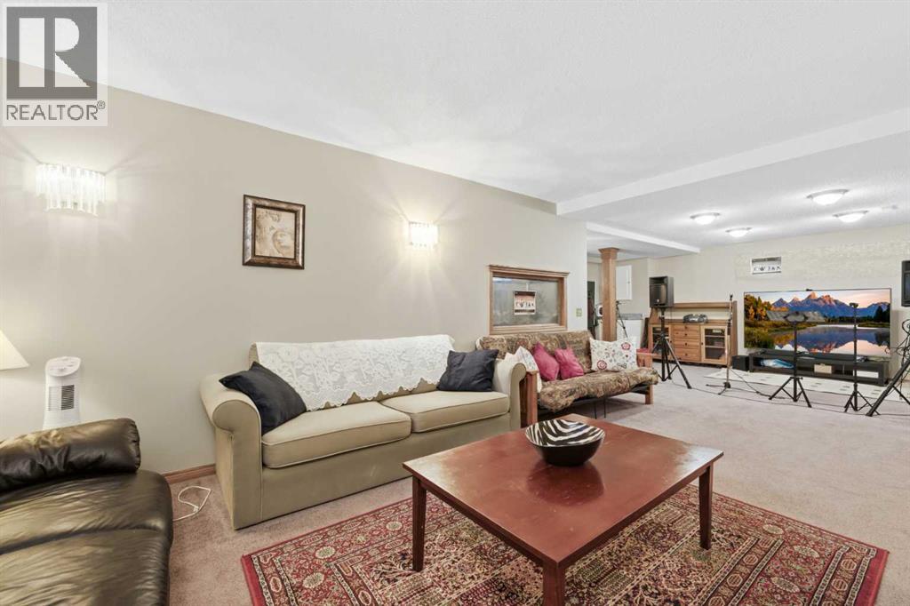 71 Woodpark Close Sw, Calgary, Alberta  T2W 6G9 - Photo 49 - A2329700