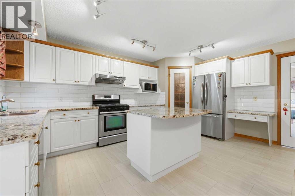71 Woodpark Close Sw, Calgary, Alberta  T2W 6G9 - Photo 37 - A2329700