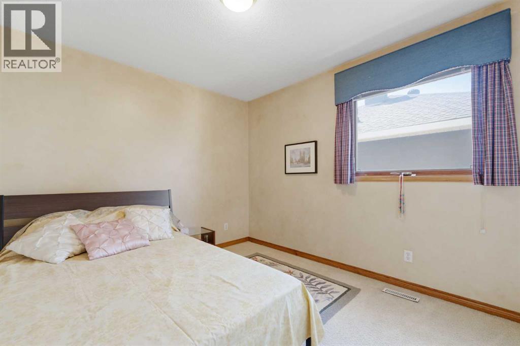 71 Woodpark Close Sw, Calgary, Alberta  T2W 6G9 - Photo 45 - A2329700