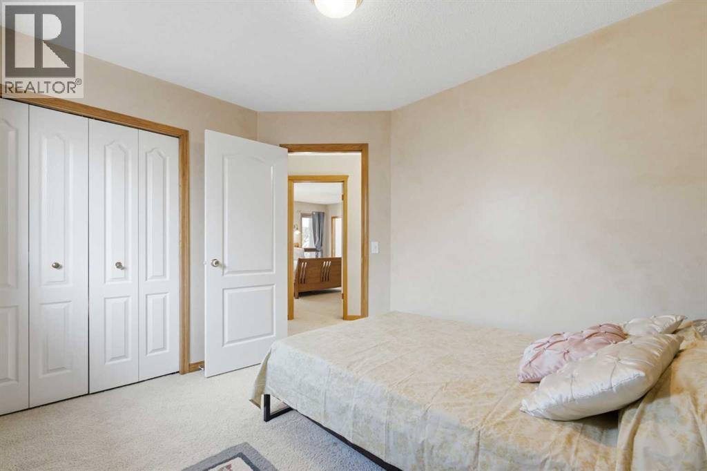 71 Woodpark Close Sw, Calgary, Alberta  T2W 6G9 - Photo 22 - A2329700