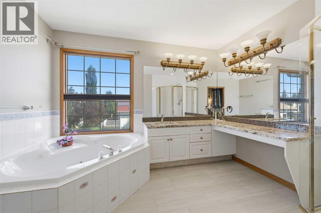71 Woodpark Close Sw, Calgary, Alberta  T2W 6G9 - Photo 19 - A2329700