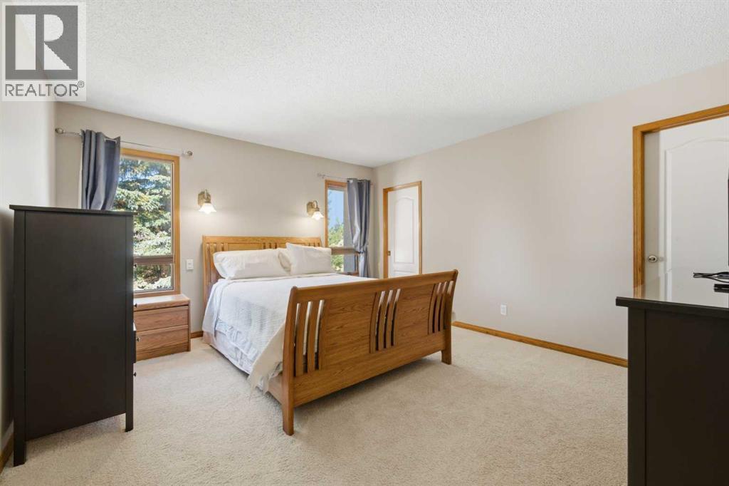 71 Woodpark Close Sw, Calgary, Alberta  T2W 6G9 - Photo 44 - A2329700