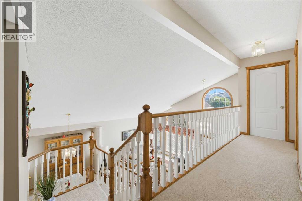 71 Woodpark Close Sw, Calgary, Alberta  T2W 6G9 - Photo 16 - A2329700