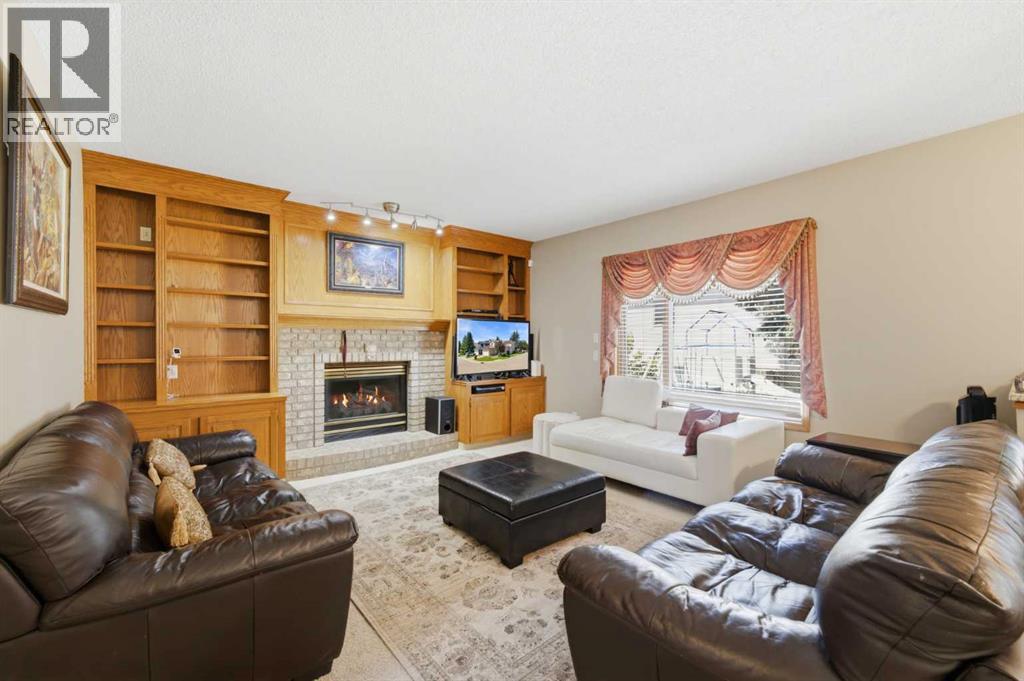 71 Woodpark Close Sw, Calgary, Alberta  T2W 6G9 - Photo 11 - A2329700