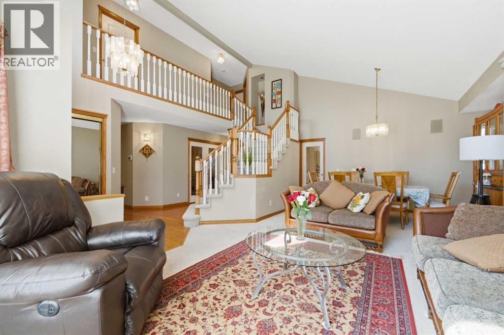 71 Woodpark Close Sw, Calgary, Alberta  T2W 6G9 - Photo 5 - A2329700