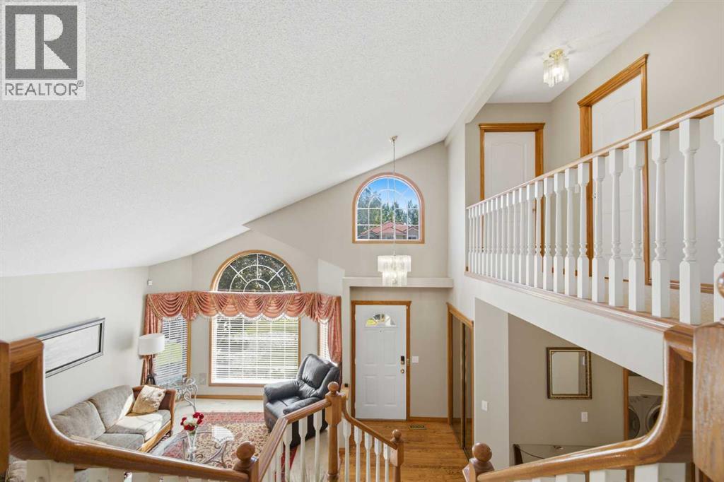 71 Woodpark Close Sw, Calgary, Alberta  T2W 6G9 - Photo 17 - A2329700