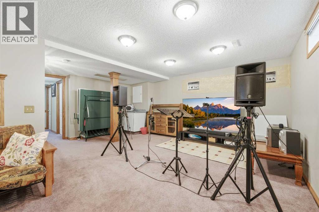 71 Woodpark Close Sw, Calgary, Alberta  T2W 6G9 - Photo 47 - A2329700