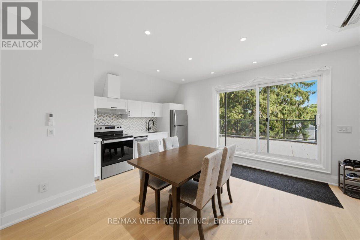 50 Rotherham Avenue, Toronto, Ontario  M6M 1M2 - Photo 11 - W13593768