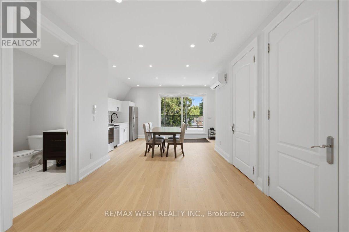 50 Rotherham Avenue, Toronto, Ontario  M6M 1M2 - Photo 13 - W13593768