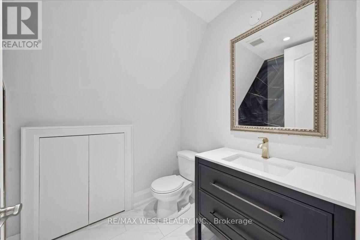 50 Rotherham Avenue, Toronto, Ontario  M6M 1M2 - Photo 19 - W13593768