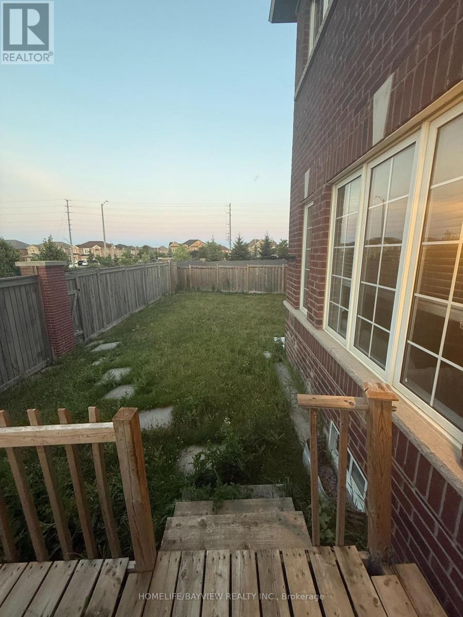 Main Floor - 22 Edsel Road, Brampton, Ontario  L7A 4K6 - Photo 8 - W13593774