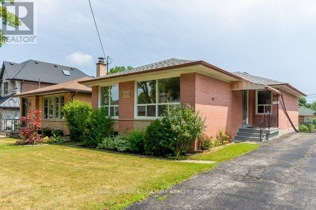 17 RISDON COURT, Toronto, Ontario