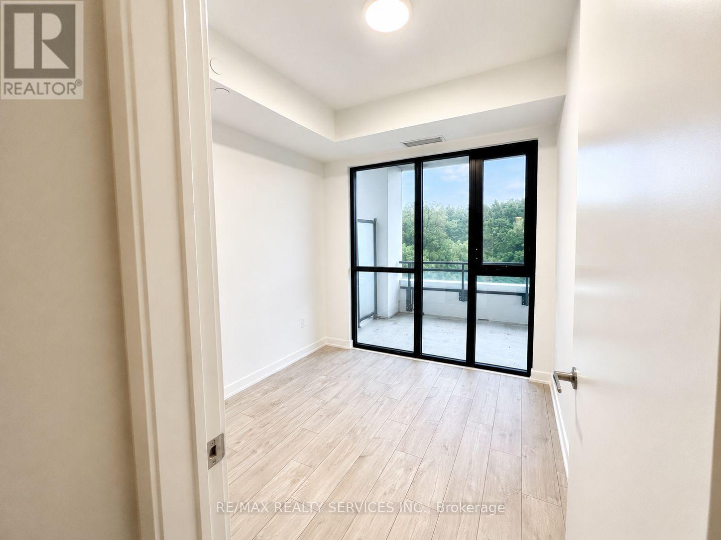 301 - 740 Whitlock Avenue, Milton, Ontario  L9E 2B6 - Photo 4 - W13593790