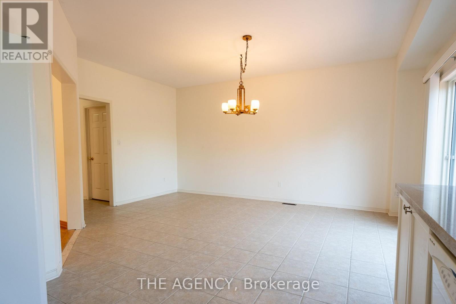 Upper - 45 Silvervalley Drive, Caledon, Ontario  L7E 2Y7 - Photo 11 - W13593880