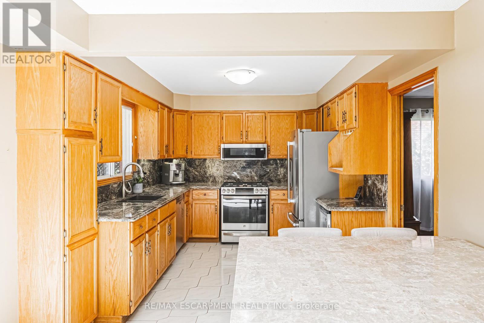 19 Glenhaven Court, Hamilton, Ontario  L9C 7G4 - Photo 9 - X13593884