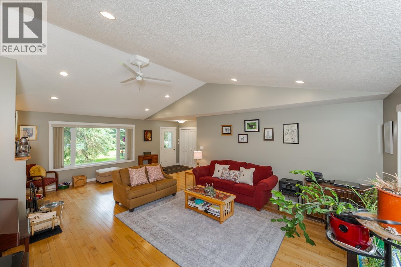 8905 Christina Road, Prince George, British Columbia  V2K 5J4 - Photo 4 - R3148916