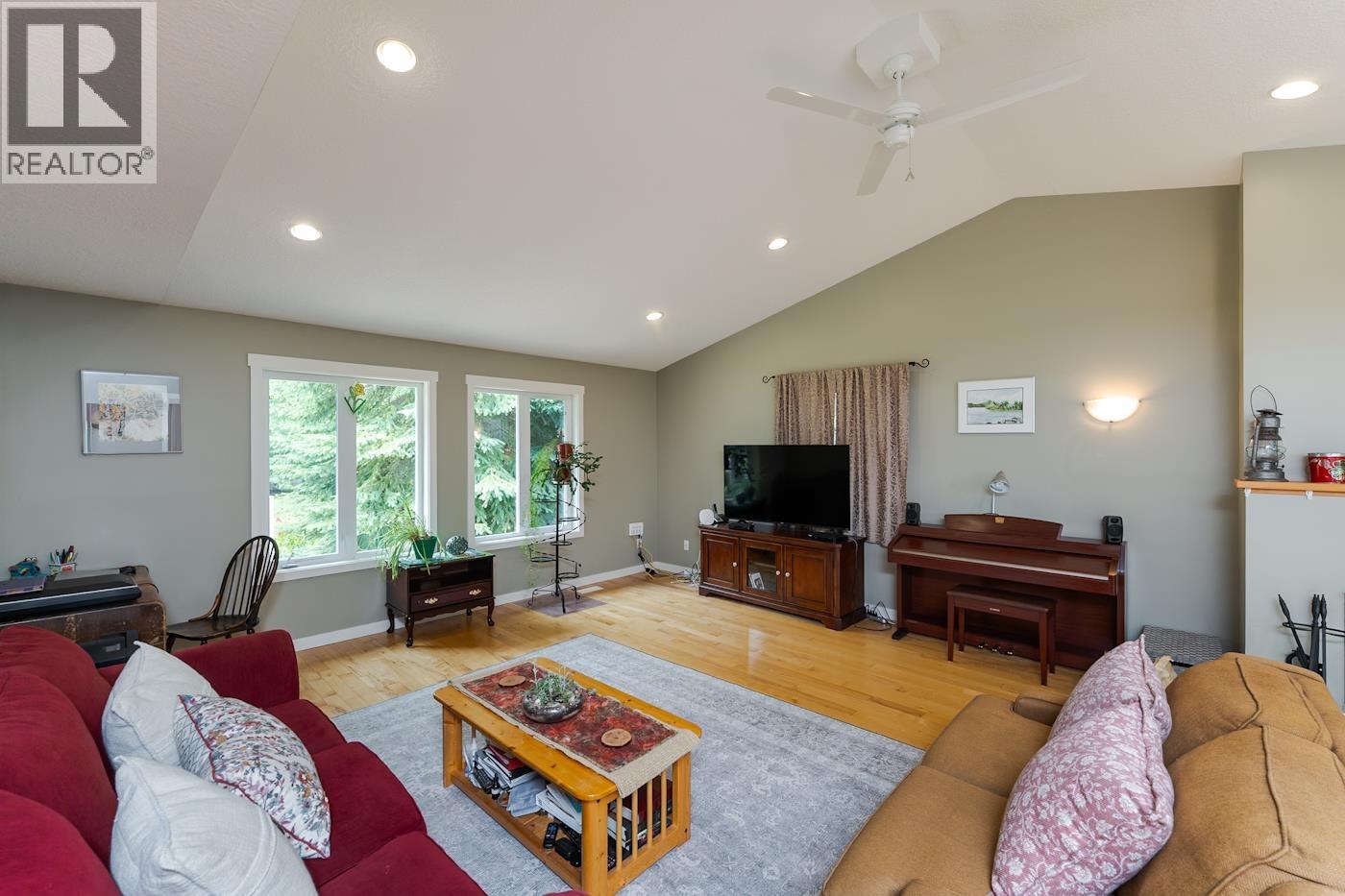 8905 Christina Road, Prince George, British Columbia  V2K 5J4 - Photo 7 - R3148916