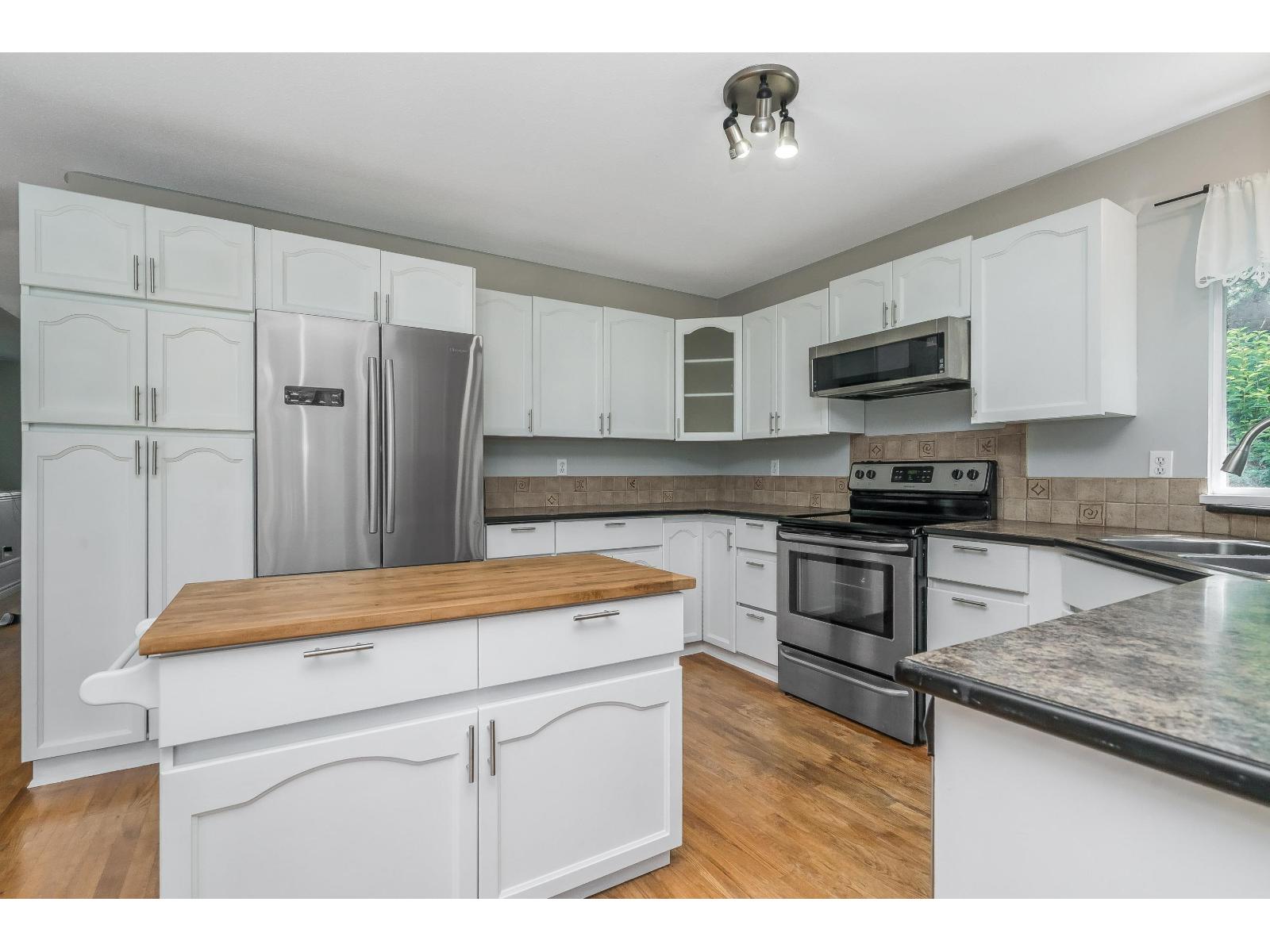 32958 Harwood Place, Abbotsford, British Columbia  V2S 7C2 - Photo 10 - R3148460