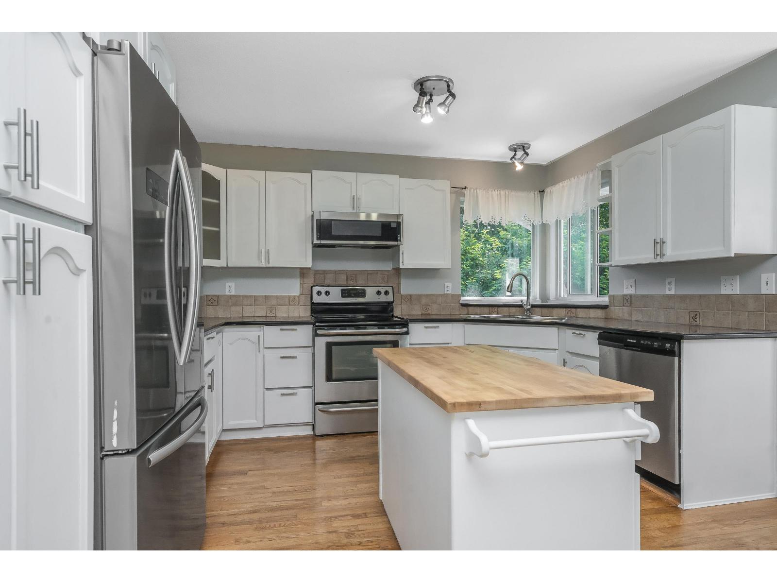 32958 Harwood Place, Abbotsford, British Columbia  V2S 7C2 - Photo 7 - R3148460