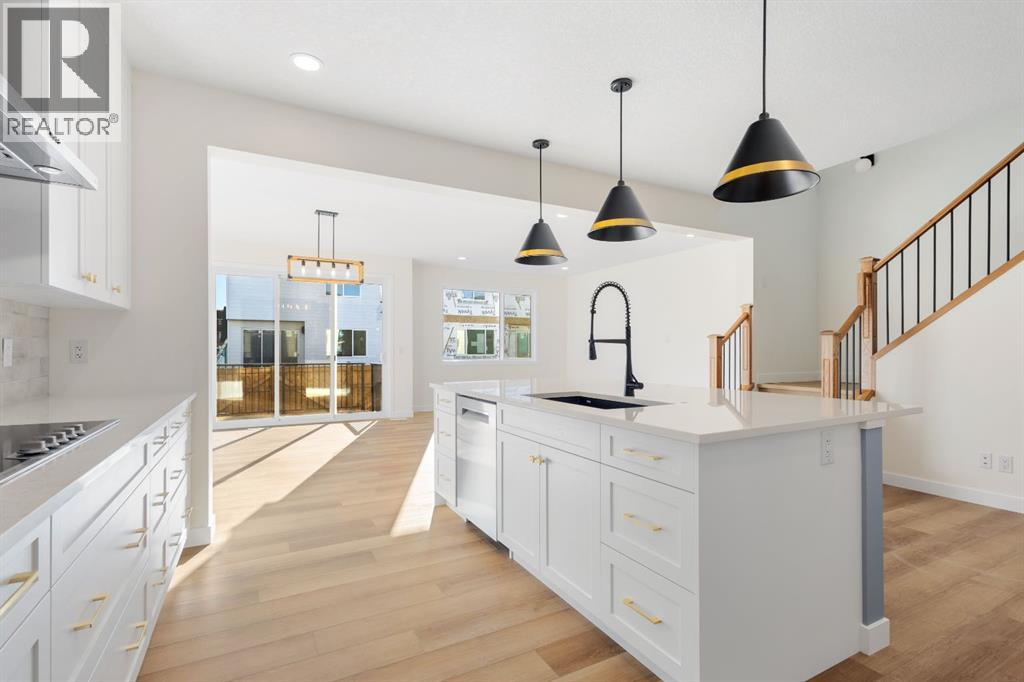 53 Versant Point SW, Calgary, Alberta  T2Y 0X1 - Photo 5 - A2328185