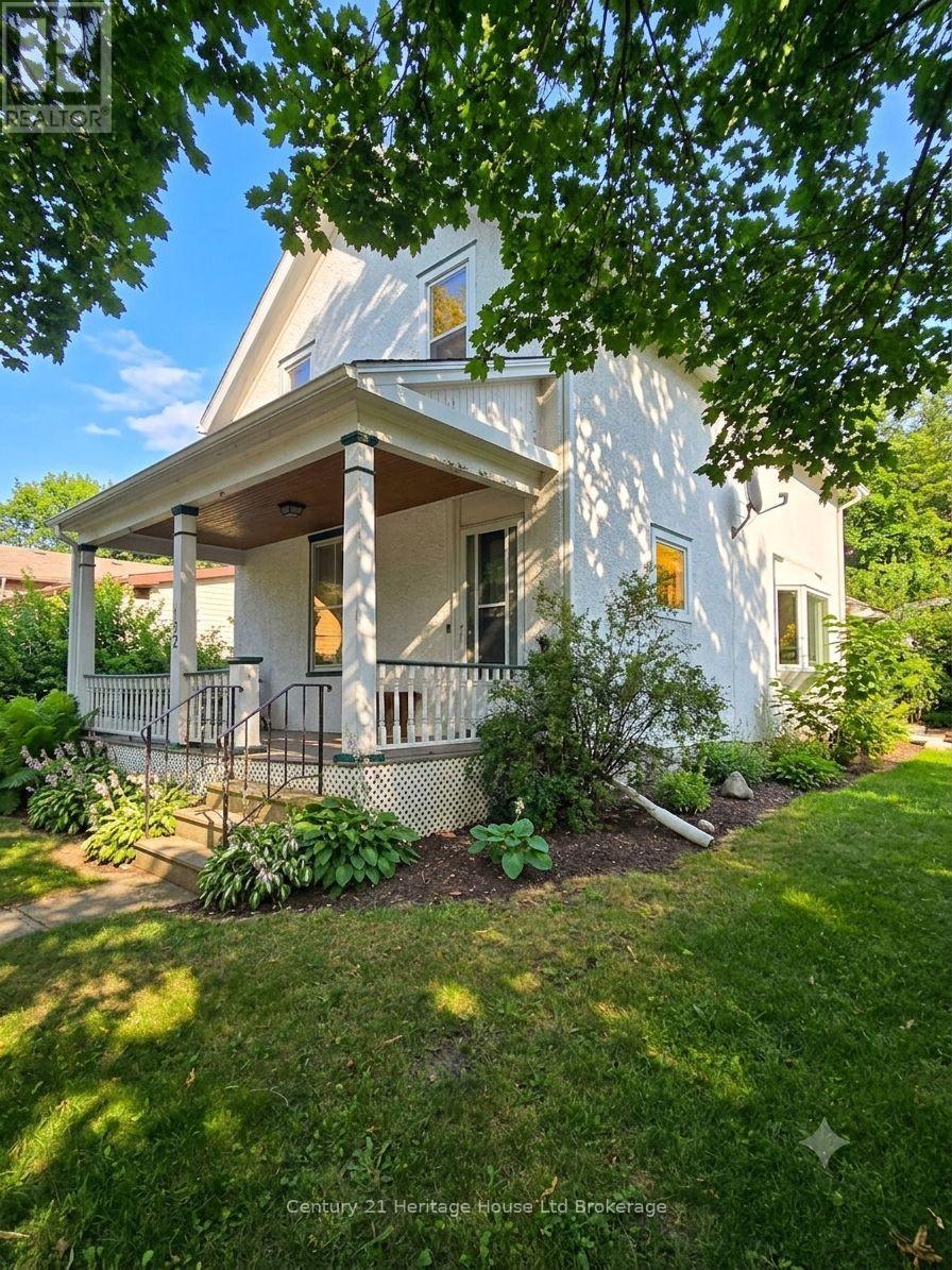 152 Charles Street E, Ingersoll, Ontario N5C 1K2 - Photo 2 - X13593890