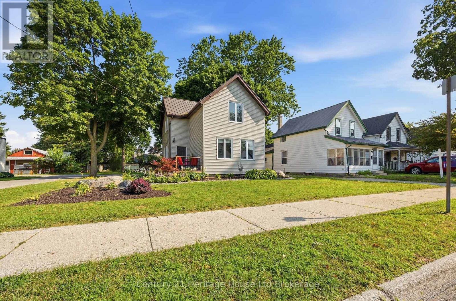 10 Pearl Street, Tillsonburg photo number 2