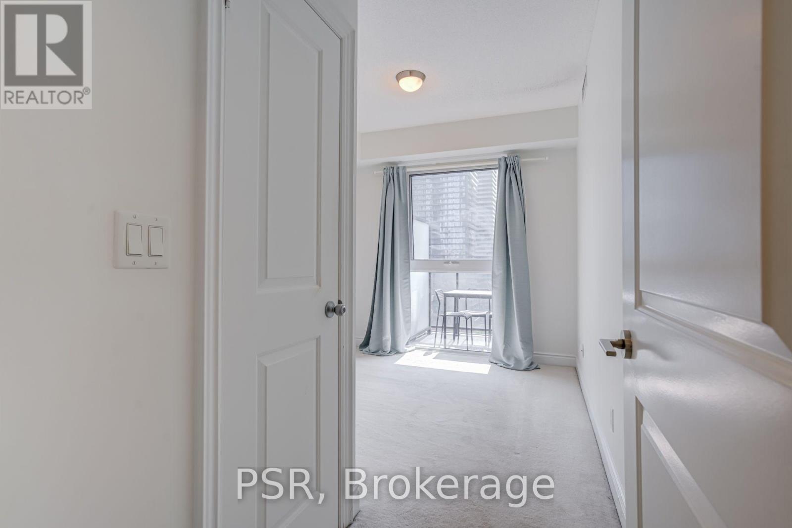 1909 - 28 Ted Rogers Way, Toronto, Ontario  M4Y 2J4 - Photo 18 - C13593944