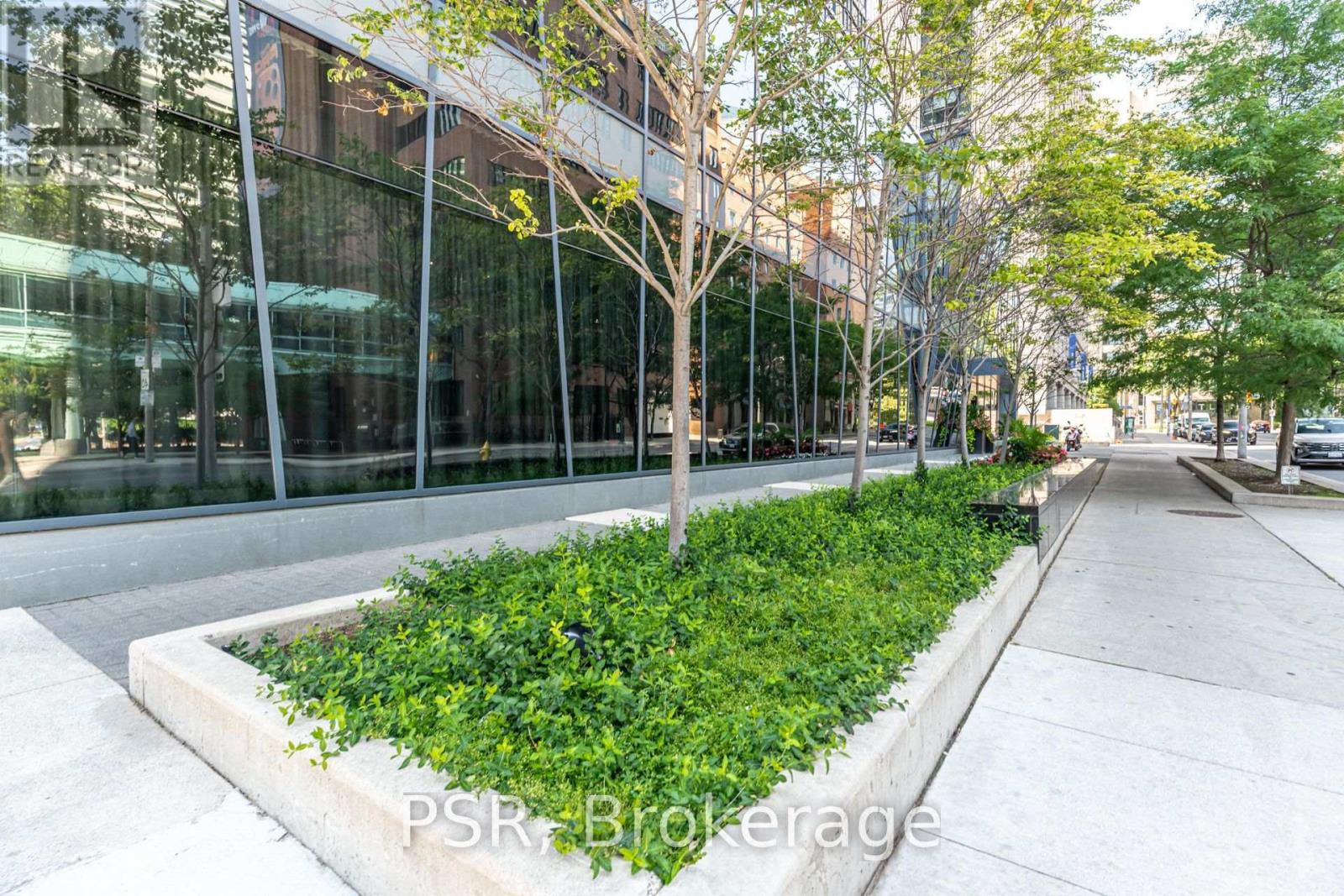 1909 - 28 Ted Rogers Way, Toronto, Ontario  M4Y 2J4 - Photo 2 - C13593944